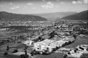 Freiburg: Wohngebiet, Binzengrün und Blick ins Dreisamtal