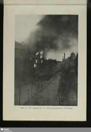 Von Reichswehr in Brand geschossenes Volkshaus