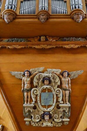 Frankreich. Bourgogne. Saone et Loire. Tournus. Kirche Saint Philibert. Romanische Abteikirche. Innen. Orgel. 1629