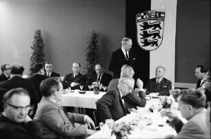 Freiburg: Regierungspräsidium; Pressekonferenz mit Ministerpräsident Kurt Georg Kiesinger; Kiesinger redend