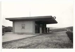 Tankstelle Kirchheim-Aulatal: Vorderansicht der Tankstelle