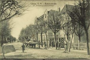 Lötzen, O.-Pr. - Bahnhofstraße mit „Hindenburg-Ludendorff-Haus“