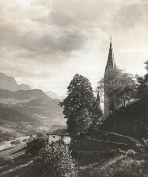 Südtirol. Kirche im Etsch-Gebiet bei Bozen