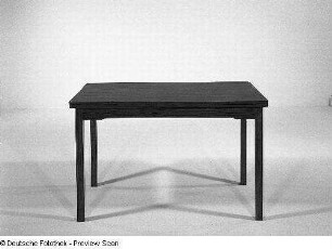 Eßtisch (Modell T 927)