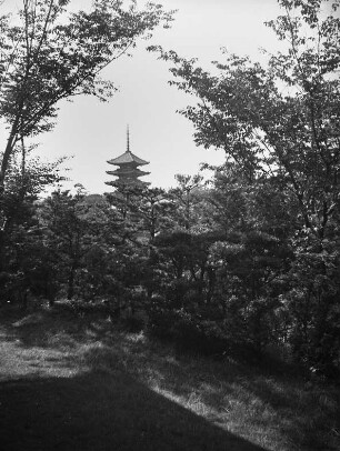 Nara. Blick zur Pagode Gojūnotō (1426) des Kōfuku-ji