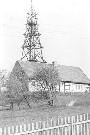 Rietschen-Nieder Prauske. Ehem. Windmühlengehöft mit Vermessungsgerüst