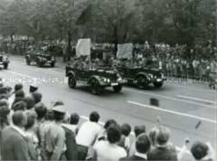 Parade der Kampfgruppen zum 10.Jahrestag des Mauerbaus