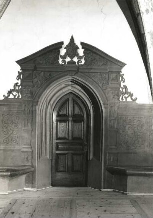 Meißen. Albrechtsburg (1471/1485; A.v. Westfalen). Südbau, 20. Obergeschoß. Türgewände und illusionistische Umrahmung (um 1880)