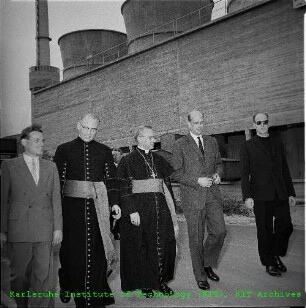 Besuch von Dr. Hermann Schäufele (Erzbischof von Freiburg) am Kernforschungszentrum Karlsruhe (KfK)