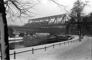 Berlin: Möckernbrücke; ohne Leute