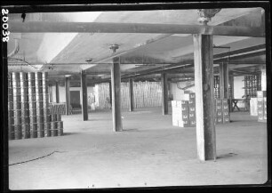Warburg: Konservenfabrik, Innenraum, Lagerraum