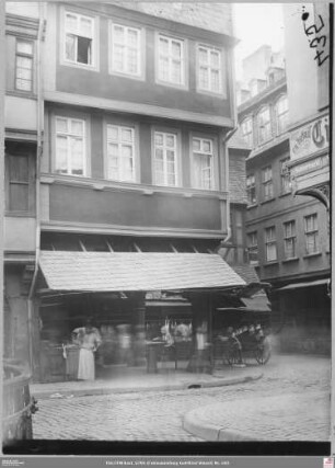 Schirn im Roten Haus (Markt 17) vom Hühnermarkt, rechts Lange Schirn 11
