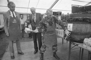 Deutsch-amerikanisches Volksfest "Ami-Meß´" auf dem ehemaligen Flugplatz an der Erzbergerstraße