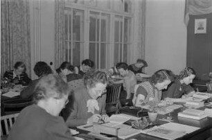 Deutsches Pädagogisches Zentralinstitut (DPZI) : Blick auf Dozentinnen