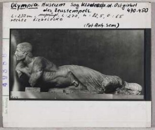 Olympia: Museum, Kladeos vom Ostgiebel des Zeustempels