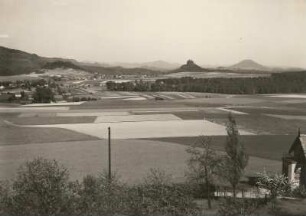 Sächsische Schweiz. Bei Reinhardtsdorf. Blick vom Wolfsberg nach Südosten. Ansicht mit Zirkelstein und Rosenberg