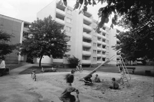Freiburg; Landwasser: Kinderspielplatz