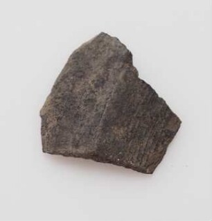 Fragment einer abgeflachten Schale, römisch (?)