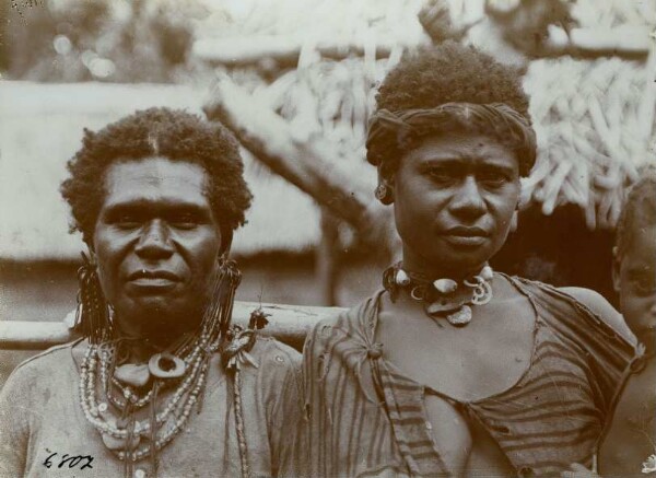 "Deux femmes. Tanna".