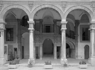 Collegio Massimo — Erster Hof — Treppe