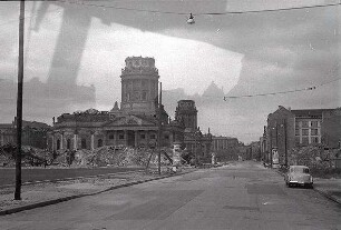 Berlin: Ostsektor; Gendarmenmarkt mit Deutschem Dom