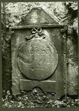 Friedhof. Grabstein der Carolina Schlesinger, +1808
