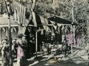 Nagasaki. Touristen besuchen ein traditionelles Teehaus
