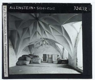 Allenstein, Burg : Innenansicht, Saal mit Zellengewölbe