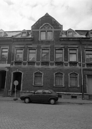 Schöneck, Hauptstraße 67. Wohnhaus (1880/1900). Straßenansicht