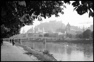 Salzburg: Salzach Brücke, Hintergrund Hohensalzburg