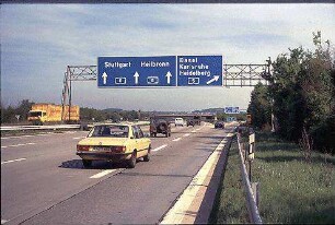 Einfahrt in Nebenfahrbahn Süd der A6 (Mannheim Richtung Heilbronn) von Hauptfahrbahn Süd der A6 (Mannheim Richtung Heilbronn)