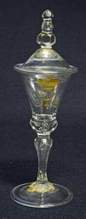 Kelchglas mit Deckel