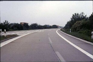 Ausfahrt aus Kreisel Südost (Mannheim Richtung Frankfurt) zu Nebenfahrbahn Ost (Karlsruhe Richtung Frankfurt)