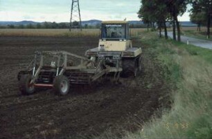 Fotografie: Raupentraktor, Bodenbearbeitung, Gummiraupenlaufwerk