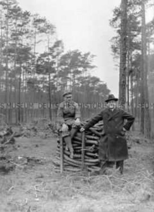 Georg und Fritz Körbes bei einem Ausflug im Grunewald