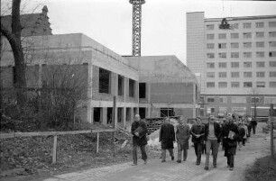 Städtisches Klinikum Karlsruhe. Bau eines neuen Operationstraktes für die Chirurgie, Frauenklinik und Neurochirurgie