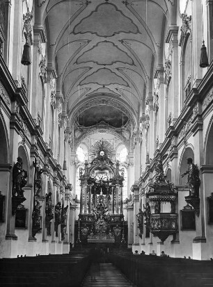 München. Peterskirche (1181/1190 und 1753/1756; I. Gunetzrhainer). Inneres zum Altar