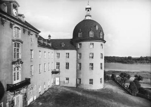 Schloss Moritzburg. Blick aus dem Jägerturm auf den südöstlichen Eckturm