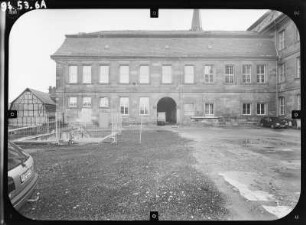 Heilbad Heiligenstadt, Friedensplatz 8. Schloß (Landratsamt, 1736-1738; J. C. Heinemann). Hofansicht von Norden