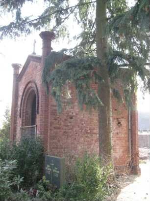 Brieskow-Finkenheerd, Am Friedhof