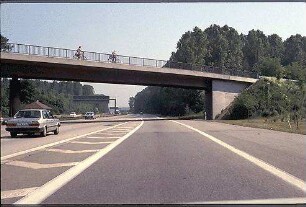 Ausfahrt aus Nebenfahrbahn Ost (Basel Richtung Heidelberg) zu Hauptfahrbahn Ost (Basel Richtung Heidelberg)