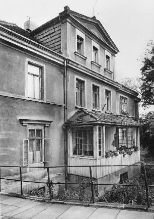 Dresden, Wohnhaus in der Wigardstraße, Gartenfront