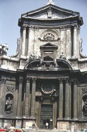 San Marcello al Corso — Fassade