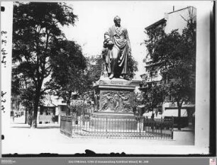 Goethedenkmal von Süden
