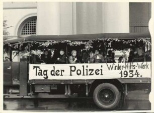 Abholung vor der Stadtkirche 1934