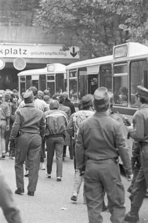 Fußballspiel Schalke 04 : KSC im Wildparkstadion