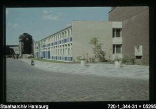 Feuerwache Mörkenstraße, Gewerbehof