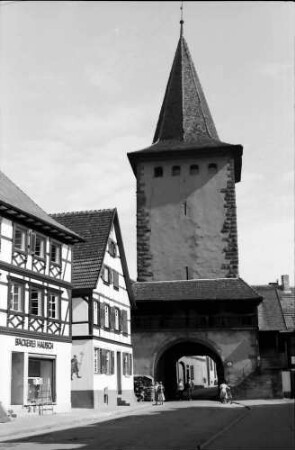 Gengenbach: Straße mit dem Oberen Tor