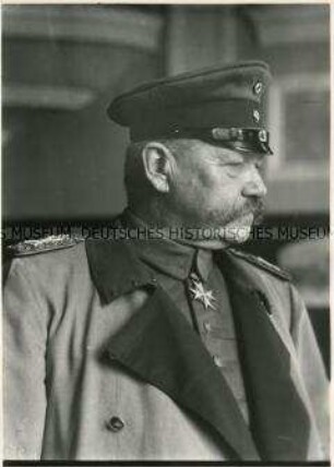 Paul von Hindenburg im Atelier