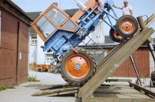 Portaltraktor TK-80T Bestimmung der Hangeinsatzgrenze